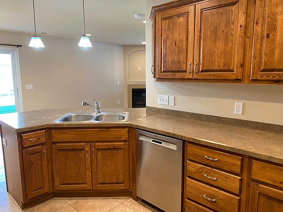 4th image of 743 Mayflower Dr