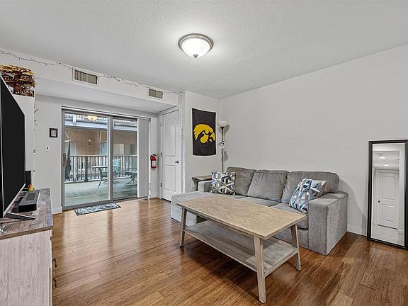 3rd image of 332 S Linn St APT 303
