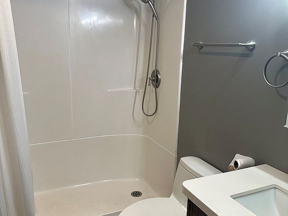 3rd image of 6063 Ash St