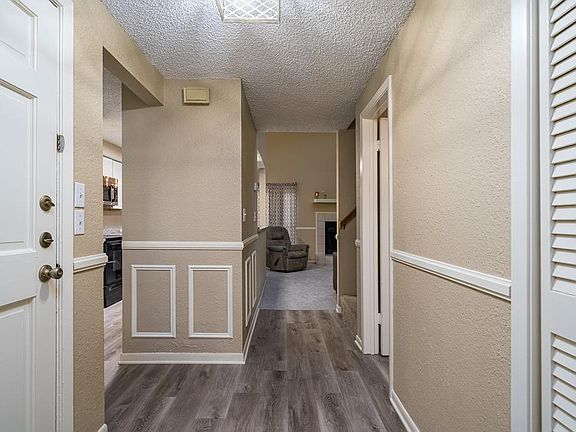 3rd image of 210 Oak St #204
