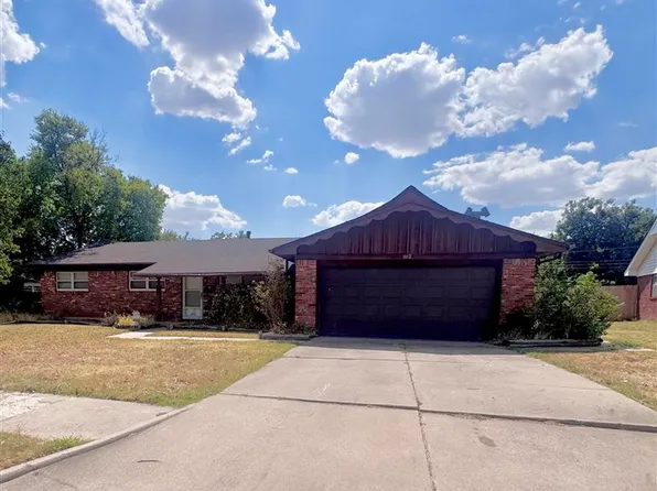 812 NW 49th St, Lawton, OK 73505