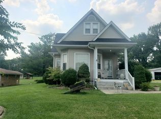 411 Woodlawn Ave, O'Fallon, MO 63366