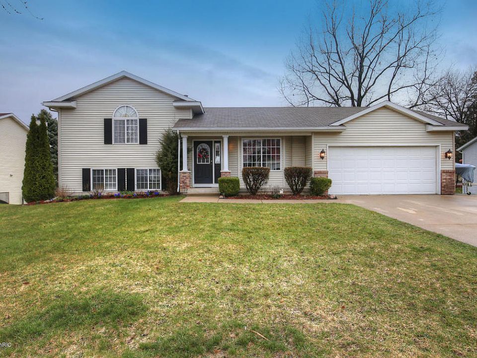1st image of 525 Sunbrook Dr SE