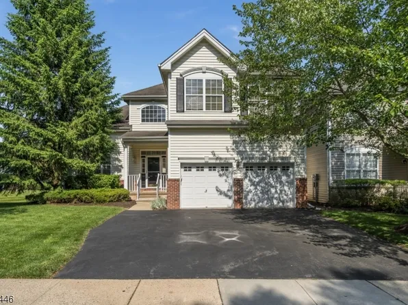 17 Colts Ln, Raritan Twp., NJ 08822