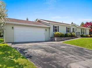 933 Alabama Ct, Sturgeon Bay, WI 54235