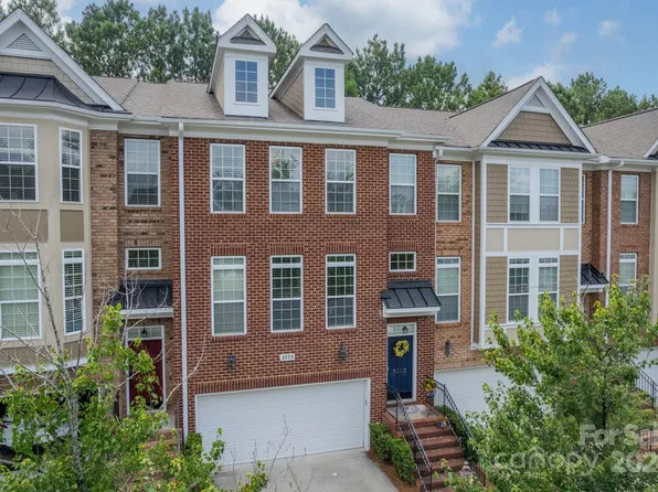 3223 Luke Crossing Dr, Charlotte, NC 28226