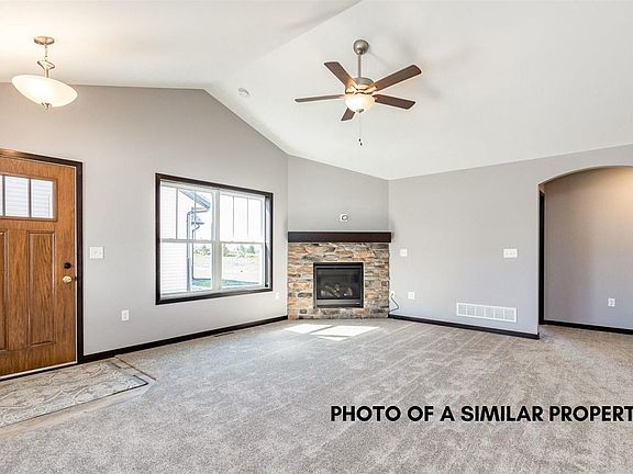 2nd image of 1623 Petrus Dr NE