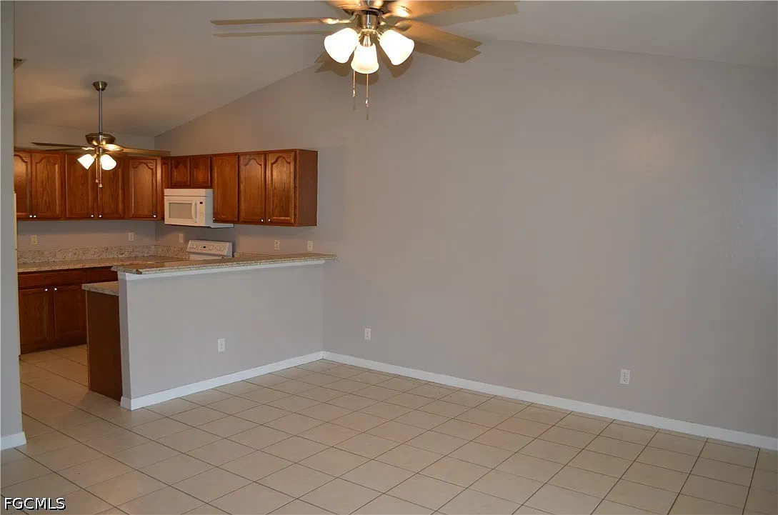 3 bed, 2.0 bath, 1160 sqft, $1,500 — Photo 2