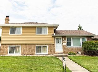 10320 Stephen Dr, Chicago Ridge, IL 60415