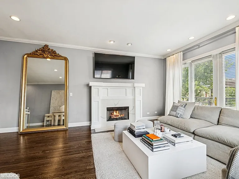 2440 W Cortez St #3 — Photo 5