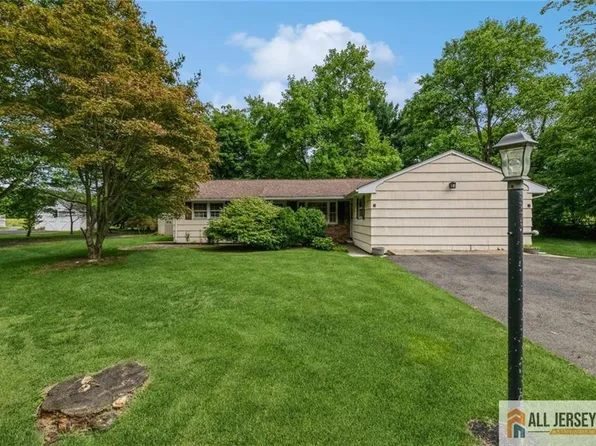129 Cottrell Rd, Matawan, NJ 07747