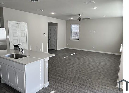 5th image of 2328 Green River Road