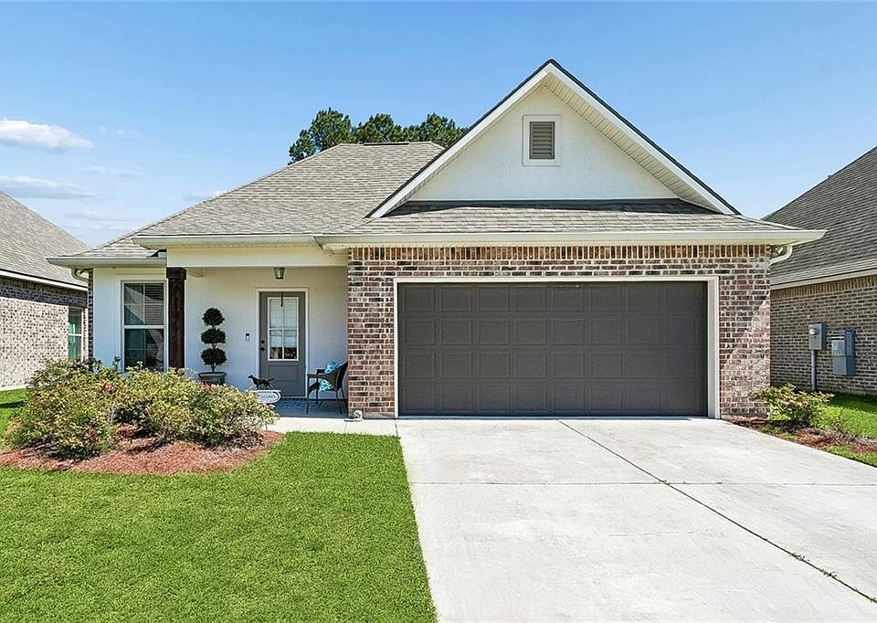 1st image of 756 Jackson Ct