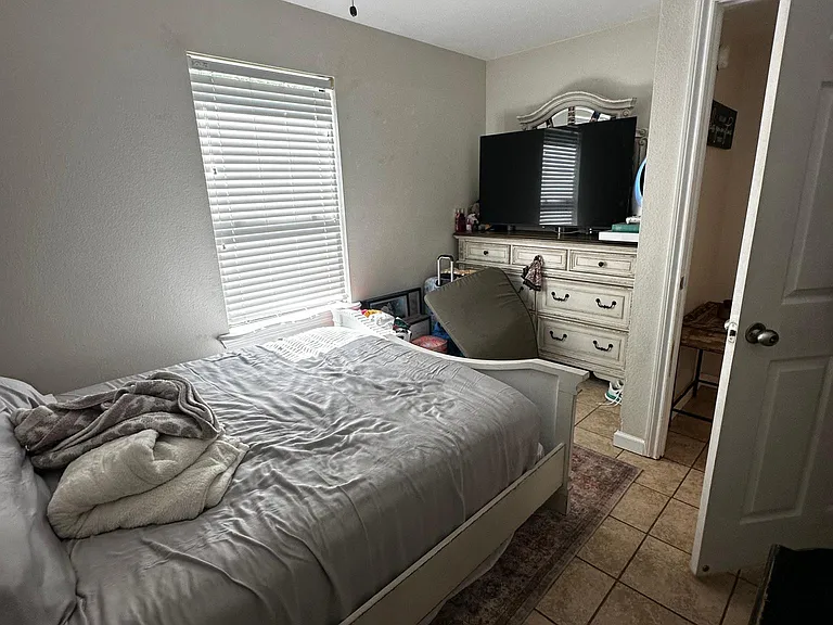 892 W Vanderbilt St #1A — Photo 11