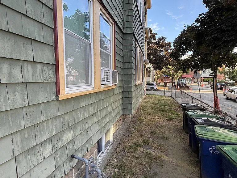 4 Edgar Ct #1 — Photo 7