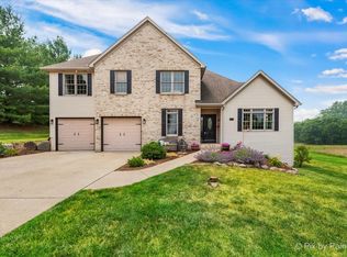 1 Cardinal Ln, Yorkville, IL 60560