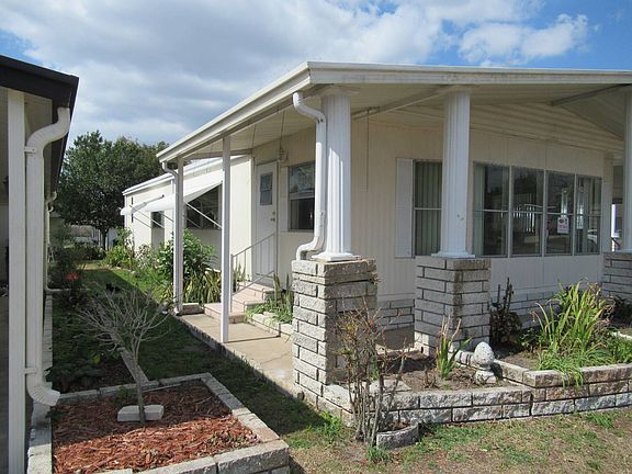 4th image of 412 Gardenwood Pl