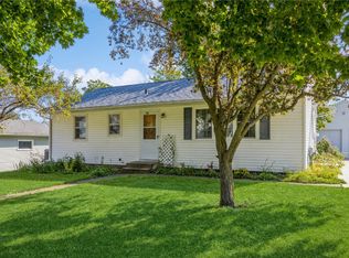 106 Walnut St NW, Blairstown, IA 52209