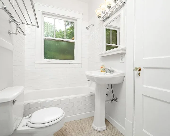 1710 Gale Ln — Photo 12