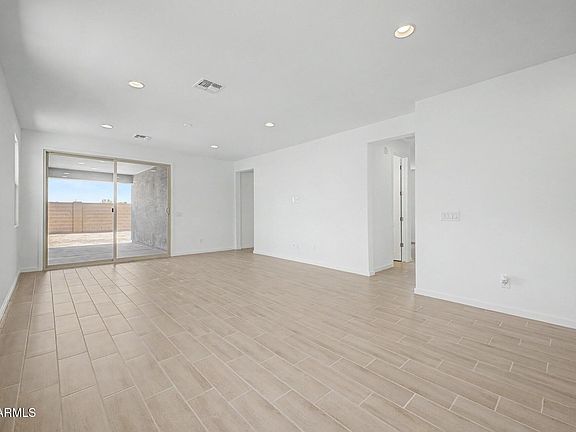 4th image of 40087 W ANNE Lane