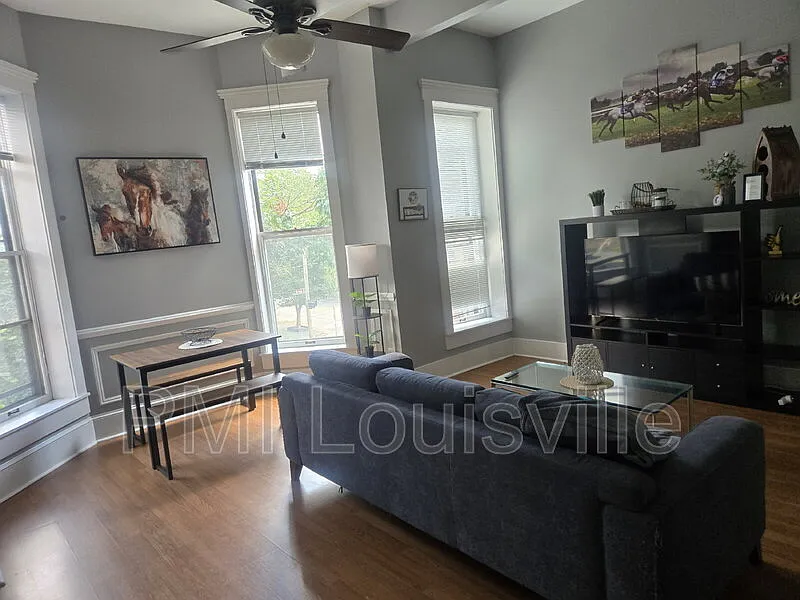2 bed, 1.0 bath, 832 sqft, $1,130 — Photo 1