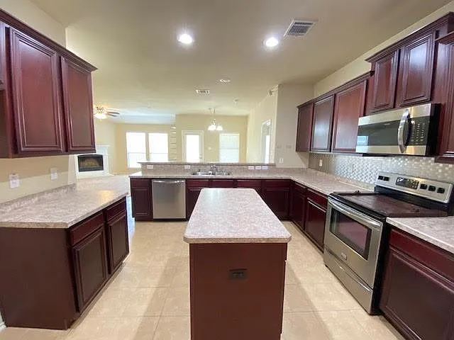 130 Meadow Crest Dr — Photo 6