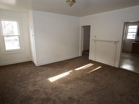 3rd image of 713 Smith St