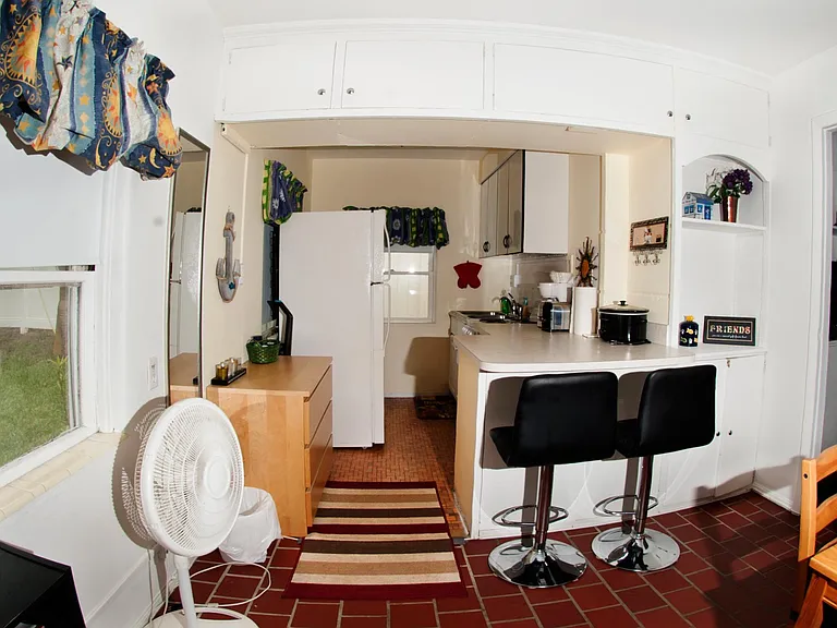 512 University Blvd — Photo 2
