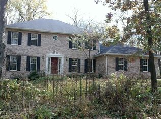 4N893 Black Willow Dr, St Charles, IL 60175