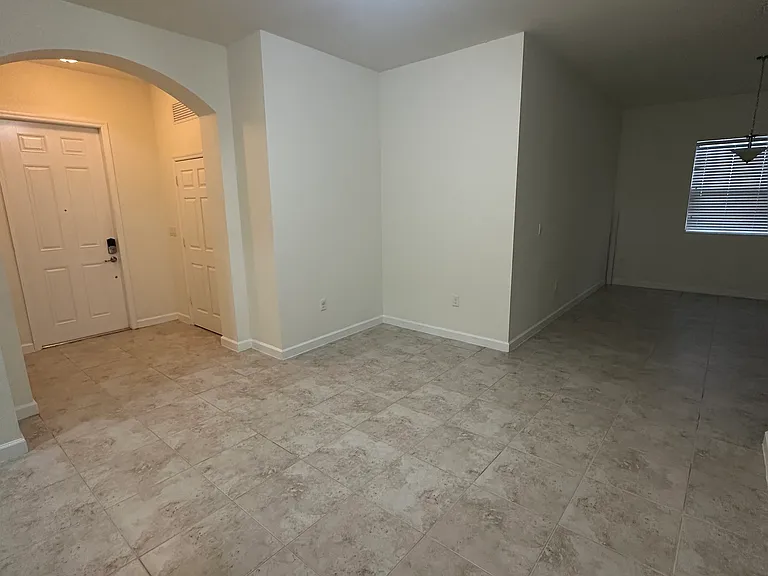 721 SE 35th Ave — Photo 8