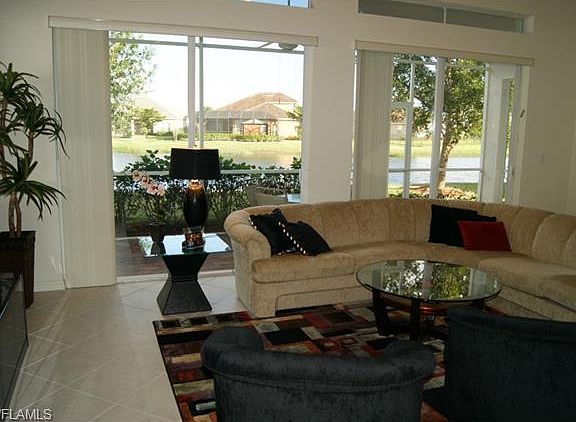 5th image of 15344 Yellow Wood Dr