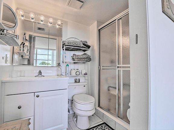 5th image of 24 Abbey Ln APT 305