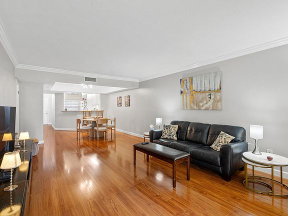 5th image of 23385 Barwood Lane S #308