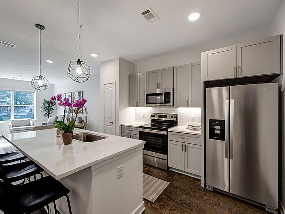 5th image of 1677 54th Ave N #121