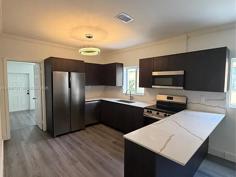 328 SW 15th Ave — Photo 11