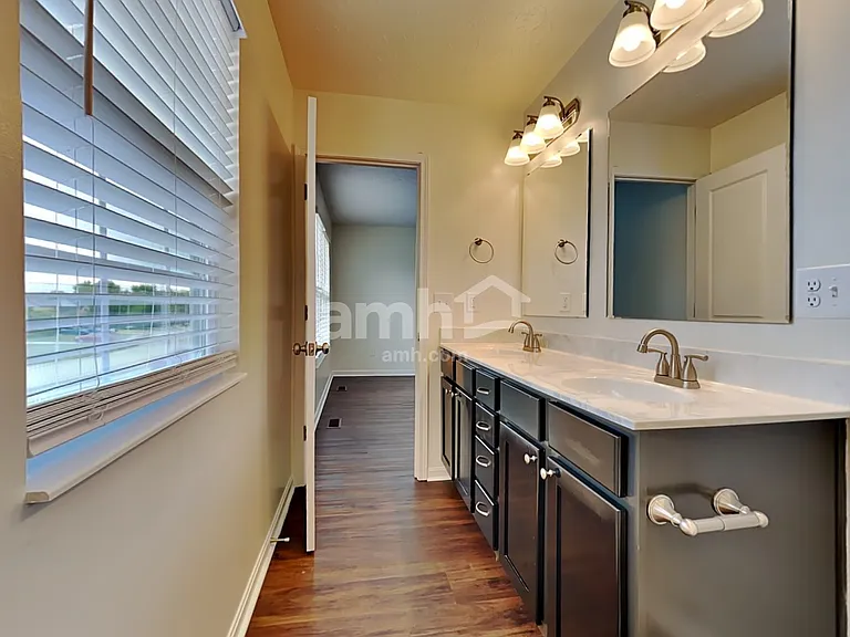 3260 Blue Springs Dr — Photo 10