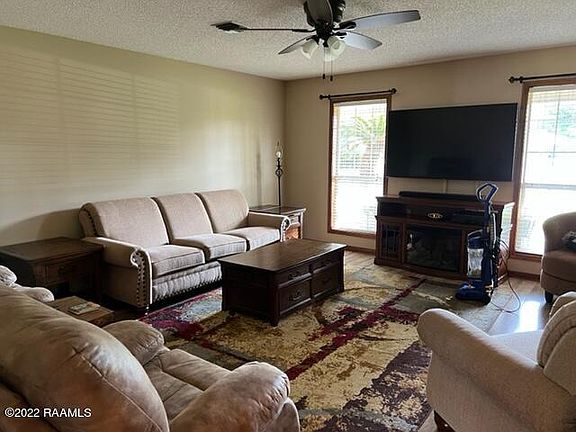 3rd image of 1609 Cole Dr