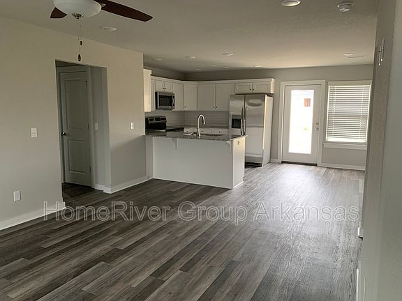 2nd image of 370 Mojave St