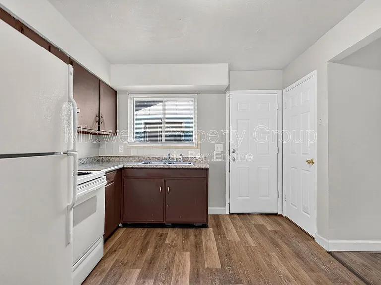 235 Flora Dr — Photo 6