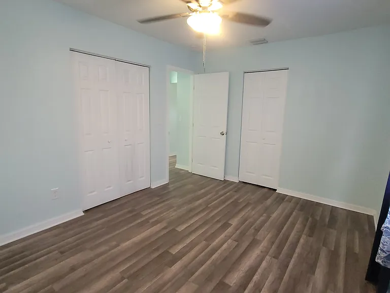 513 Hollyhock Ln — Photo 9