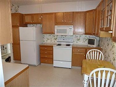 3rd image of 2455 Crimson Dr #2455