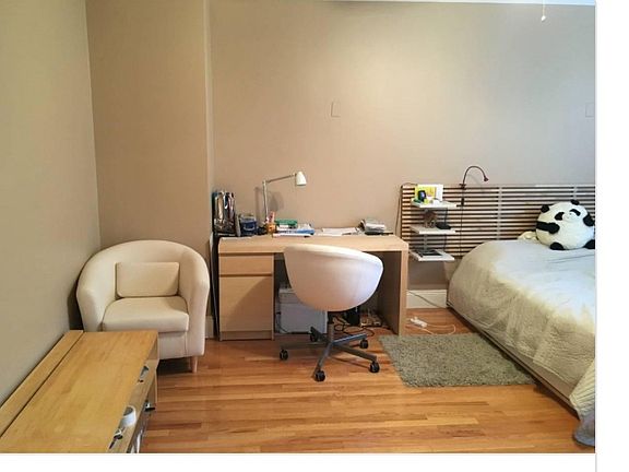 3rd image of 141 Englewood Ave APT 2