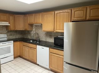 688 Boston Post Rd E APT 324, Marlborough, MA 01752