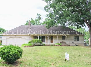 7905 Maple Ave, Raytown, MO 64138