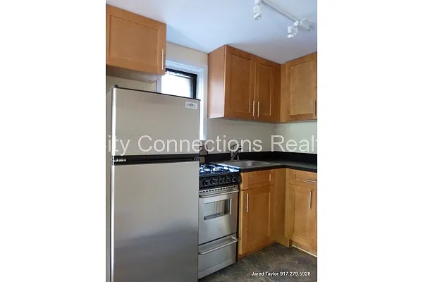 Rented by City Connections Realty | media 20