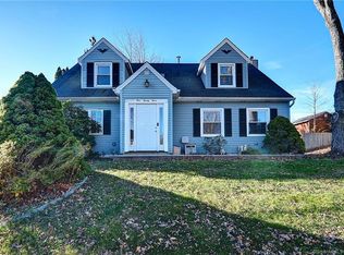 123 Sunburst Rd, Naugatuck, CT 06770