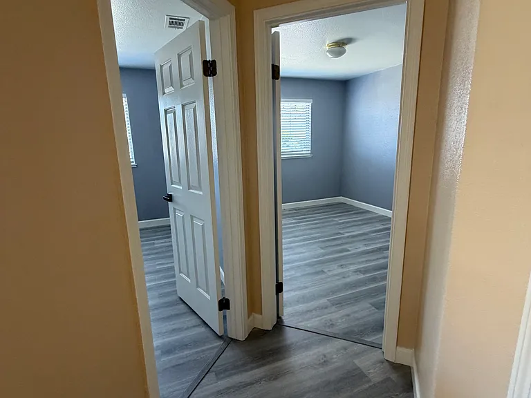 1147 Legend Cir — Photo 25