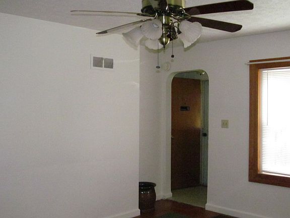 3rd image of 126 Clarenden St