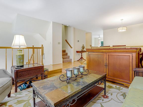 4th image of 7415 Salford Ct