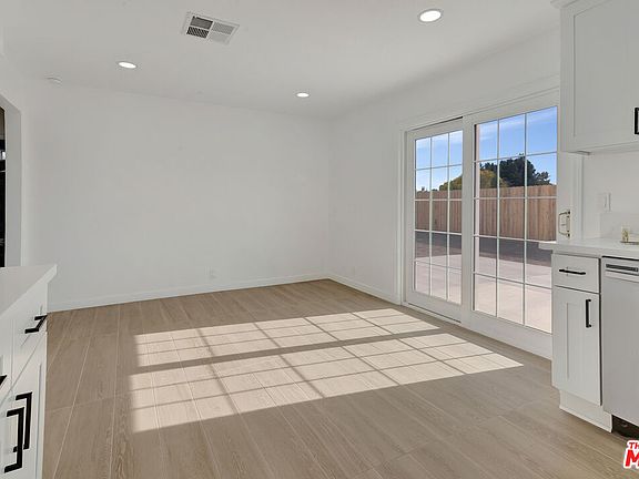 5th image of 1032 Samantha Dr